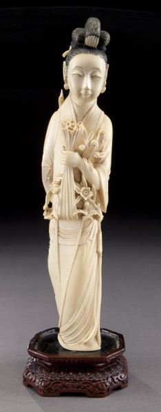 Chinese Qing carved ivory figure International 173f20