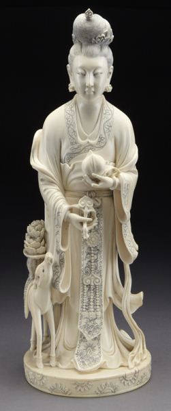 Chinese carved ivory figure International 173f1b