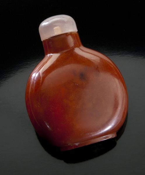 Chinese Qing carved red amber snuff