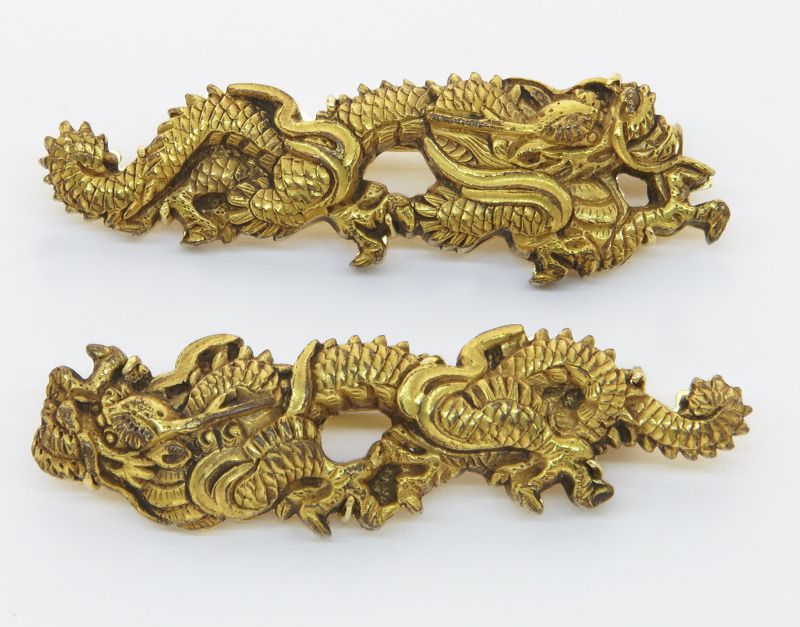 Pr. Finely detailed 18K gold dragon