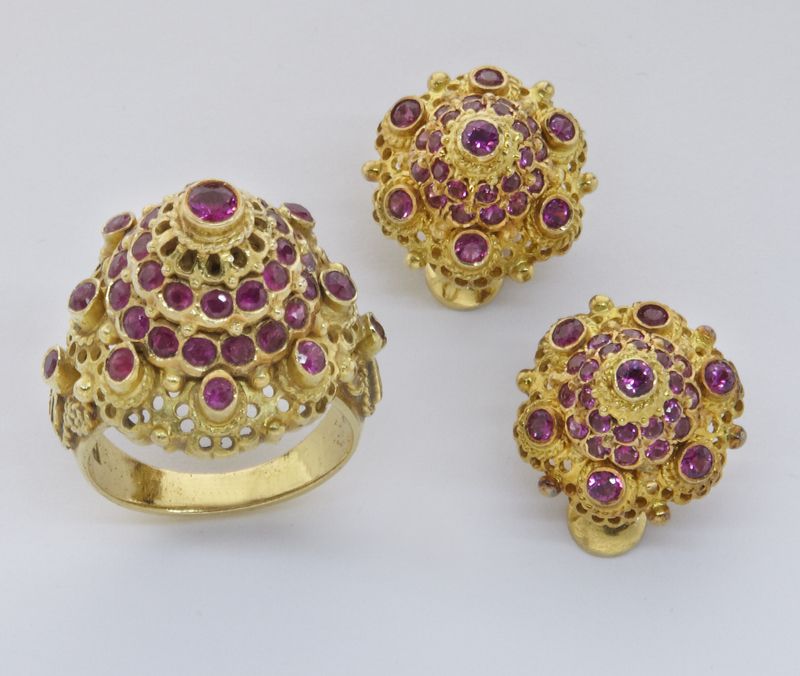 22K gold and ruby ring with matching