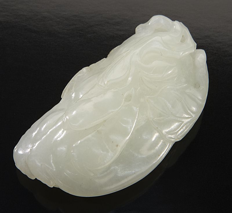 Chinese Qing carved white jade 17403d