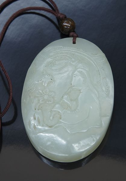 Chinese Qing carved jade pendantdepicting 17405f