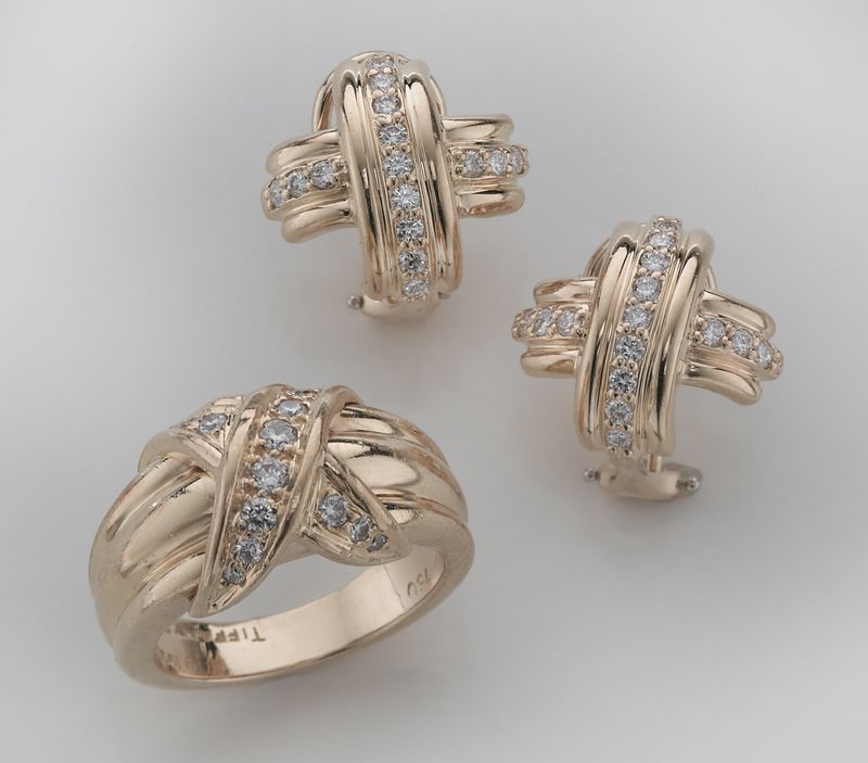 18K Tiffany and Co. knot diamond