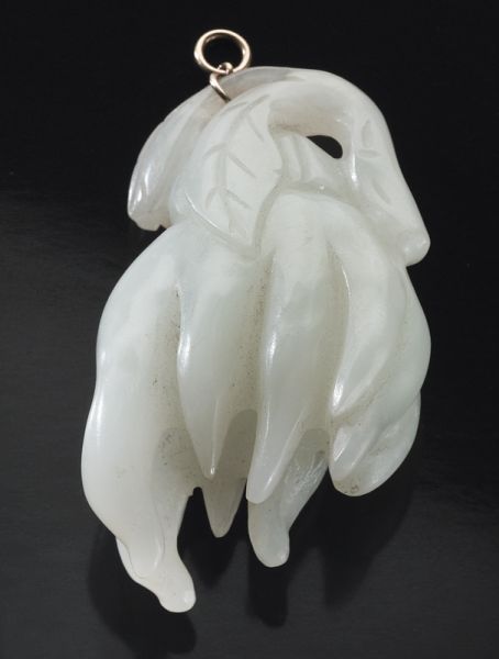 Chinese Qing carved white jade 17411f