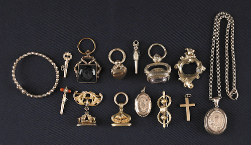Group of gold filled pieces to 176956