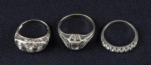 Three rings to include one platinum 176964