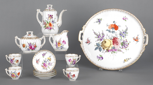 Painted porcelain twelve-piece tea service