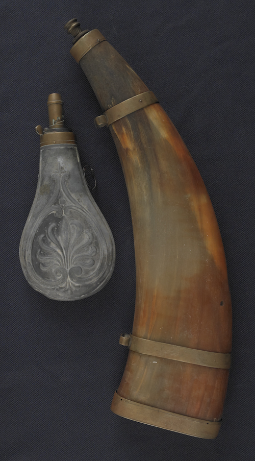 Brass mounted powder horn together