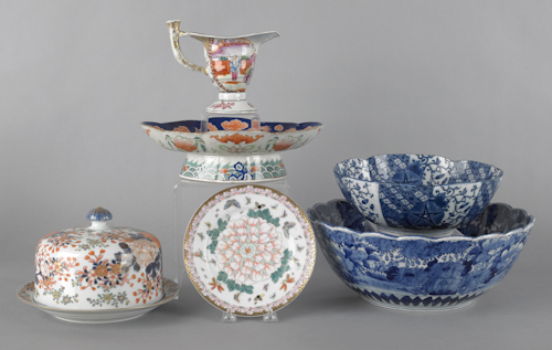 Group of oriental porcelains to