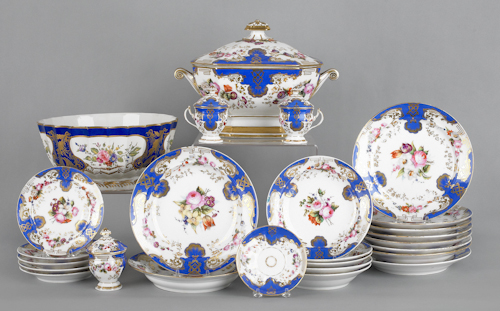 Paris porcelain dinner service ca. 1840