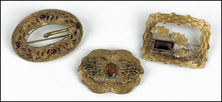 THREE VICTORIAN GOLD FILLED BROOCHES  176dc4