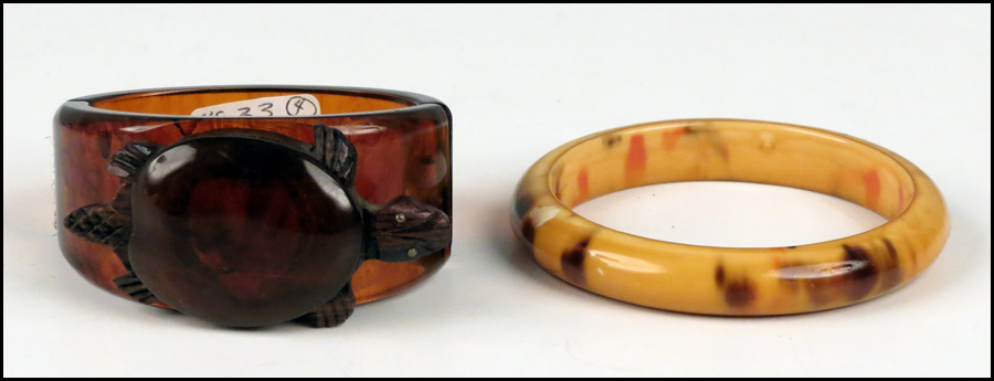 BAKELITE TURTLE FORM BRACELET  176dbe