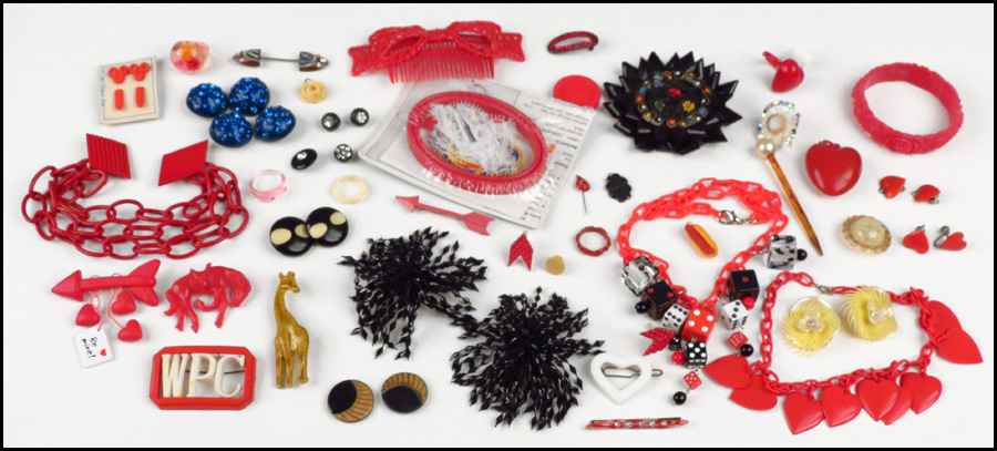 COLLECTION OF PLASTIC JEWELRY  176dc7