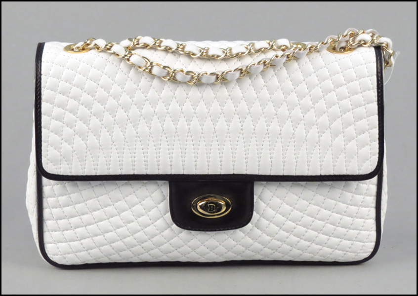 BALLY WHITE QUILTED LEATHER HANDBAG.