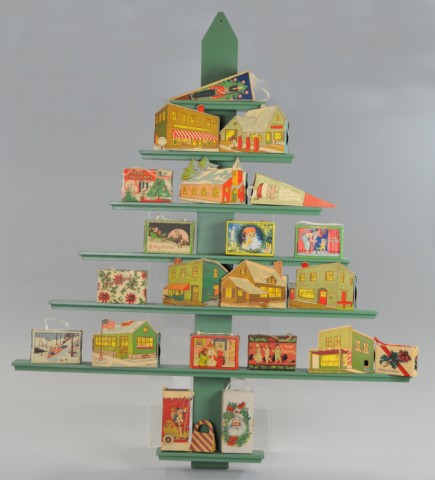 CHRISTMAS CANDY BOXES ON TREE DISPLAY 1770a3
