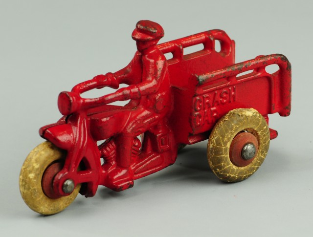 HUBLEY CRASH CAR Cast iron painted in