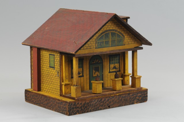 BUNGALOW DOLL'S HOUSE Wood house