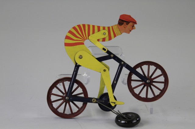 TURTLE NECK BICYCLIST STRING TOY 177146