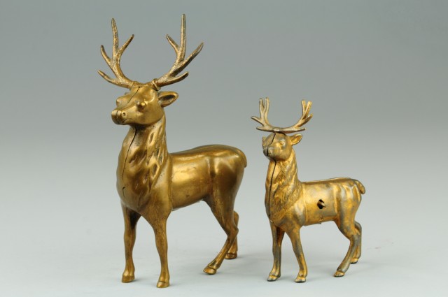 LOT OF TWO REINDEER STILL BANKS 177185