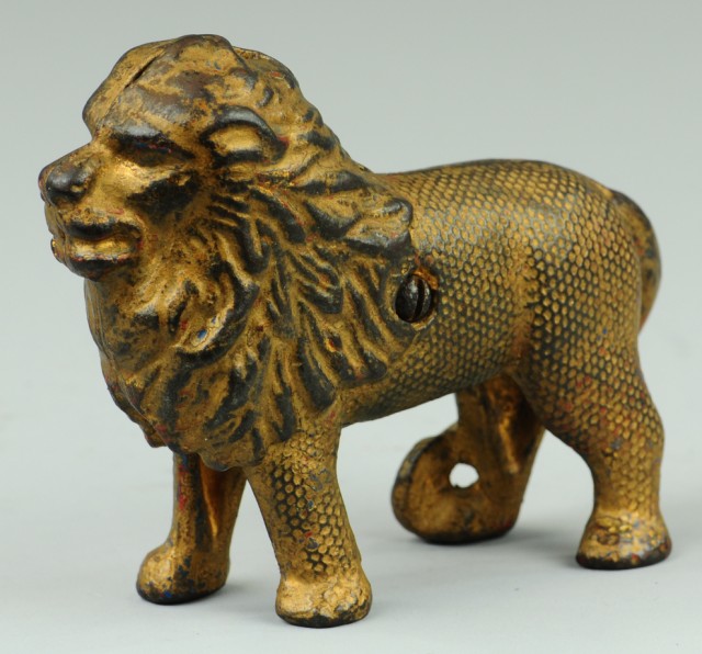 QUILTED LION STILL BANK Cast iron 1771b3