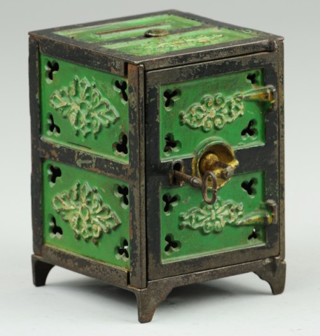 CLOVER AND LACE SAFE STILL BANK