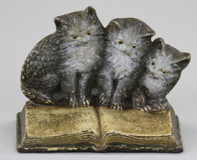 THREE KITTENS ON BOOK Marked Bradley 17728c