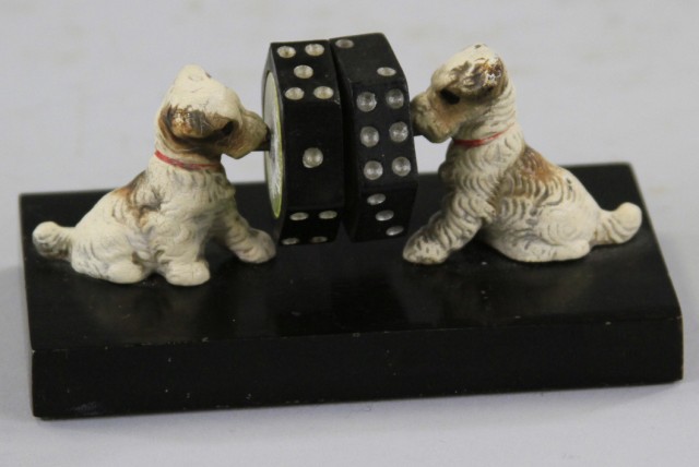 PUPS AND DICE SPINNER Very unusual 1772b0