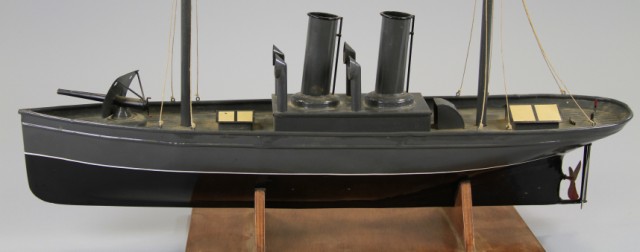 GUNBOAT Made of tin with fiberglass