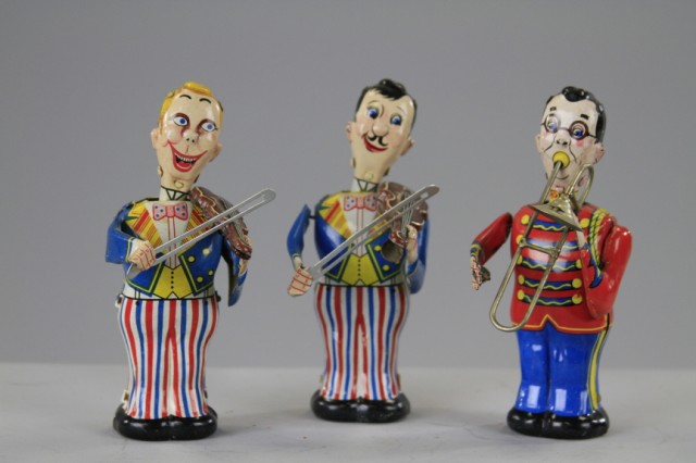 THREE PARADE MUSICIANS Japan all 17743a