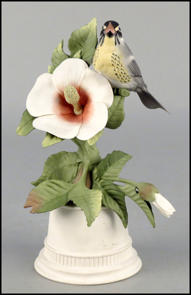 BOEHM BISQUE PORCELAIN YELLOW THROATED 1774d3