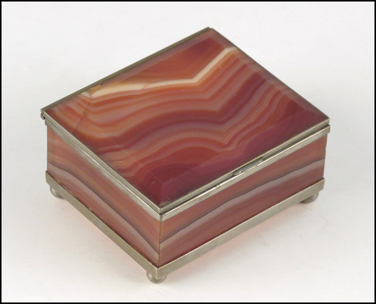 VICTORIAN AGATE BOX H 1 6 W  1774e4