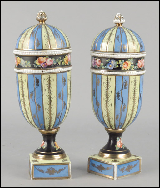 PAIR OF 19TH CENTURY PARIS PORCELAIN