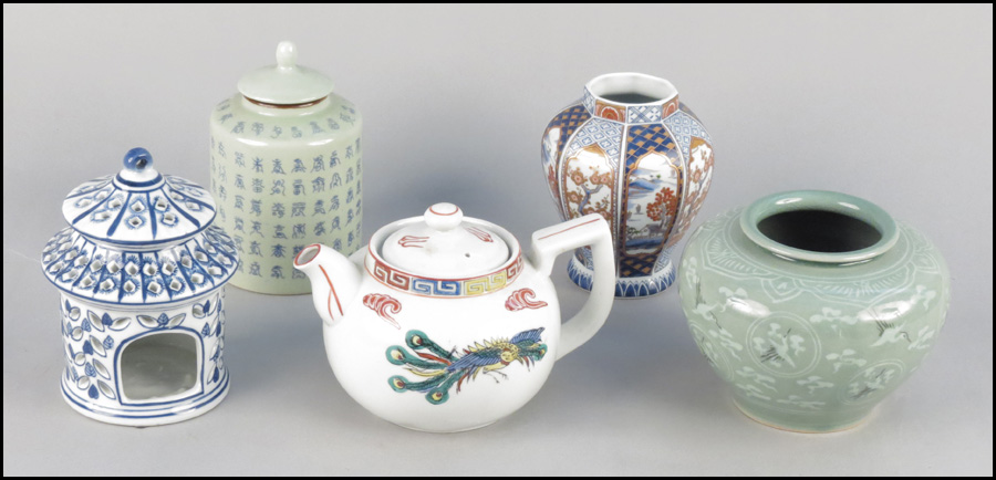 GROUP OF FIVE ASSORTED JAPANESE 177542