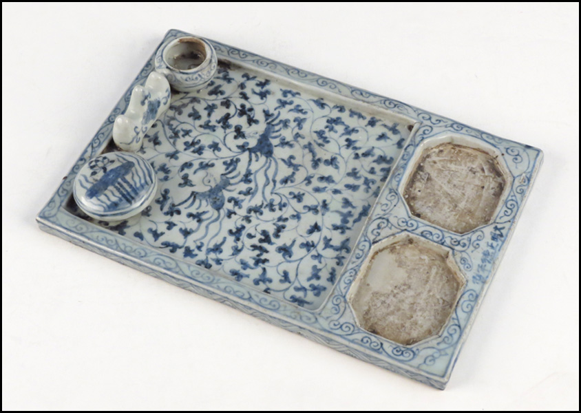 CHINESE BLUE AND WHITE PORCELAIN 177590