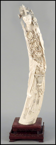 CHINESE CARVED IVORY TUSK Depicting 1775b7