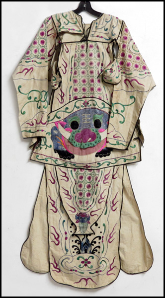 CHINESE EMBROIDERED COTTON ROBE  17764a