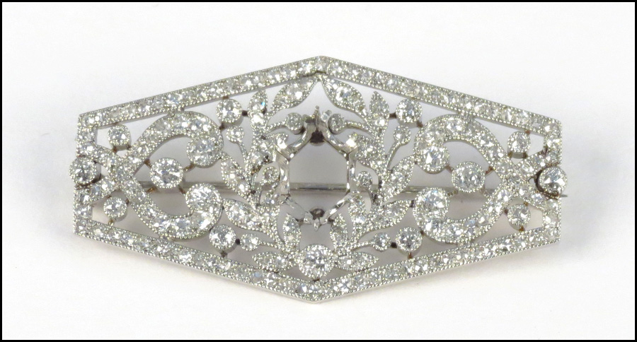 EDWARDIAN PLATINUM AND DIAMOND 1776b3