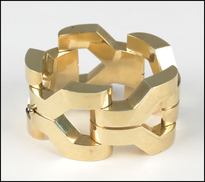 14 KARAT YELLOW GOLD BRACELET.