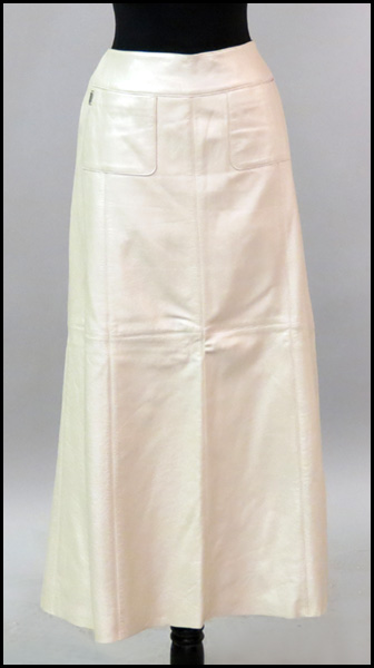 CHANEL METALLIC CREAM LEATHER SKIRT  177ab9