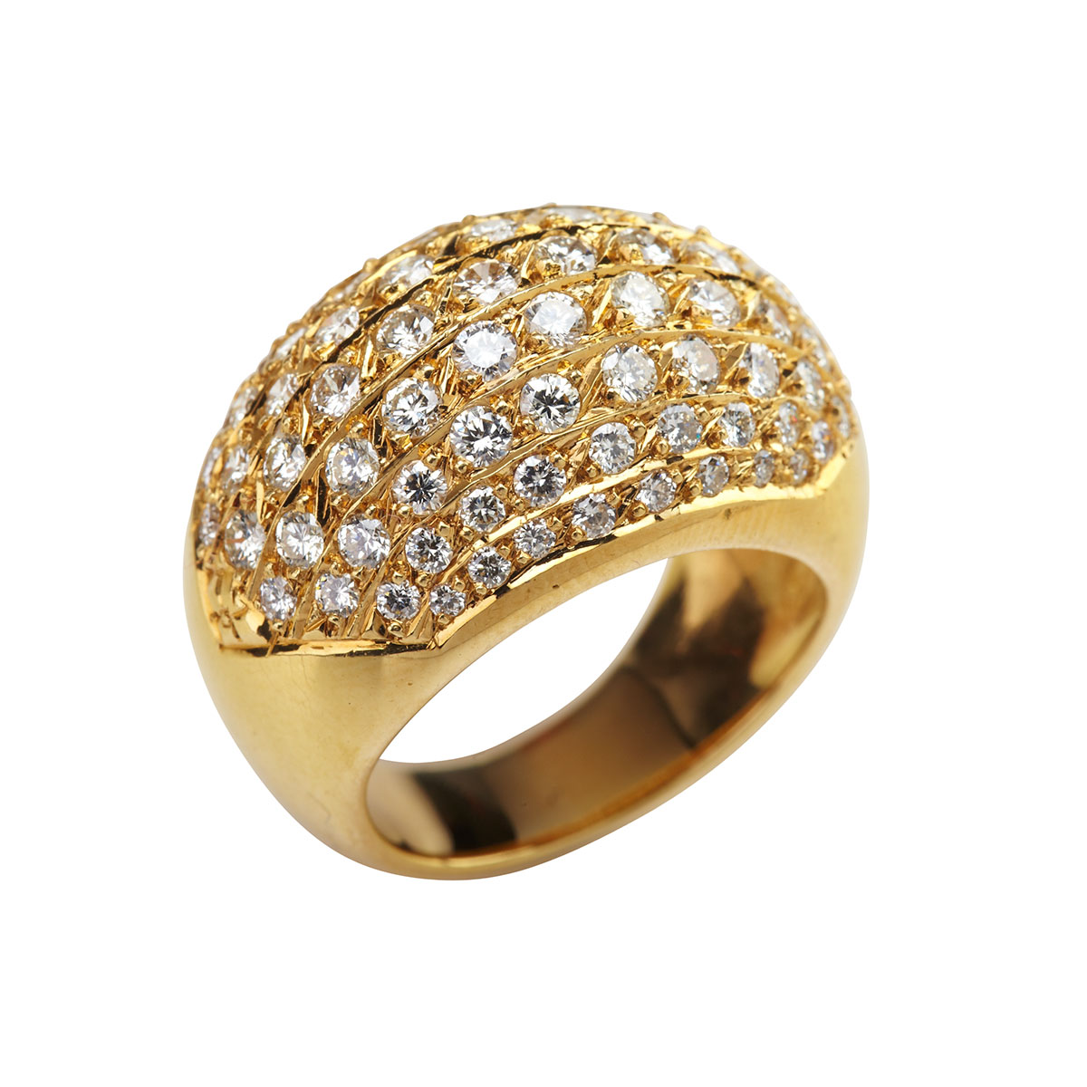 18k Yellow Gold Ring    set with