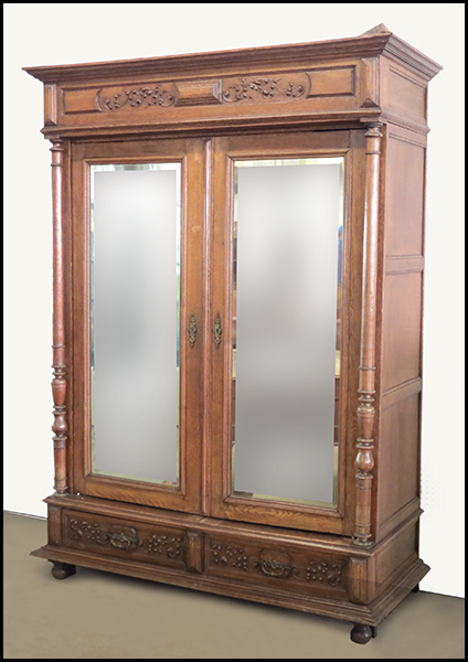 19TH CENTURY FRENCH ARMOIRE Condition  177bf6