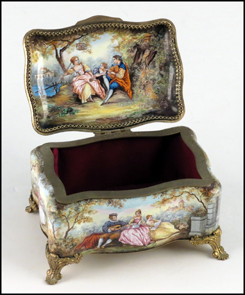 FRENCH ENAMEL BOX. Bearing enamel decoration