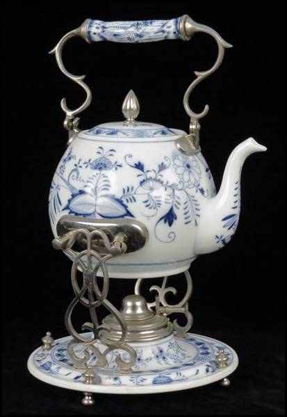 CONTINENTAL BLUE AND WHITE PORCELAIN 177e65