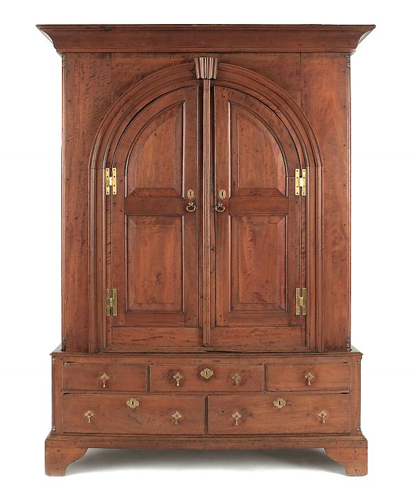 Lancaster Pennsylvania walnut schrank