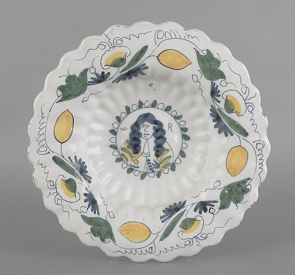 Delft polychrome charger ca. 1695
