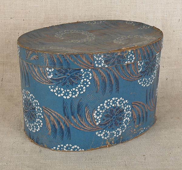 Wallpaper hat box 19th c. with floral