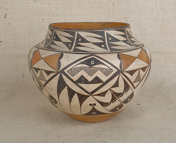 Acoma pottery olla with feather 175b3d