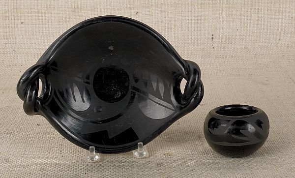 Dolorita Santa Clara blackware bowl