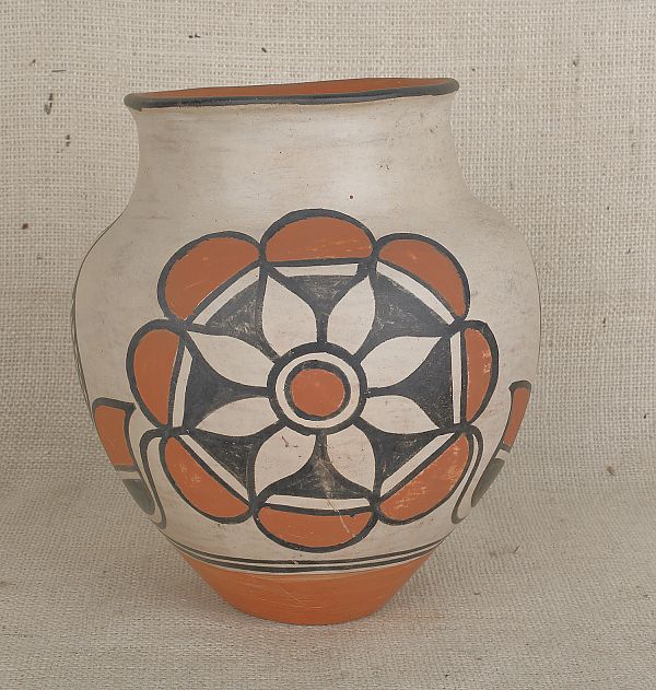 Santo Domingo olla with flower 175b52